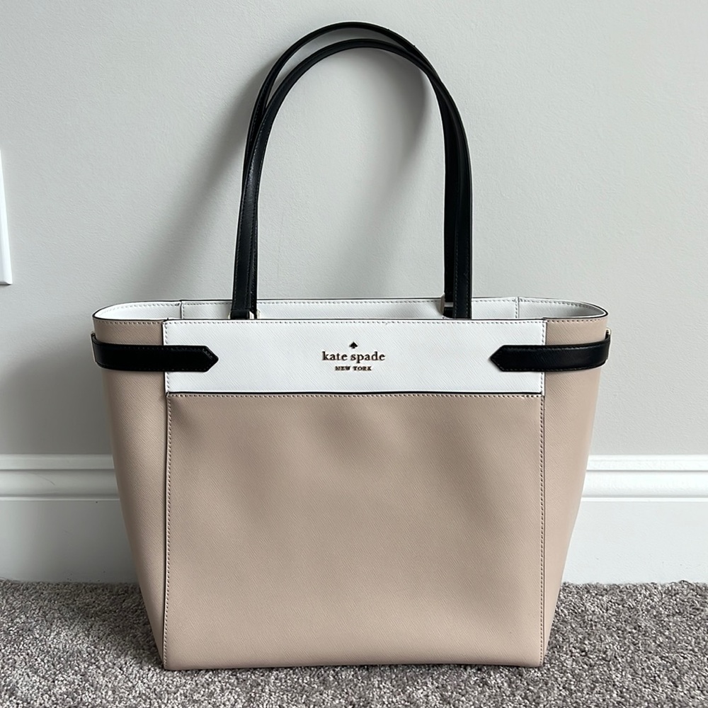kate spade: 15” laptop tote. Beige, black and white w/ hints of gold.